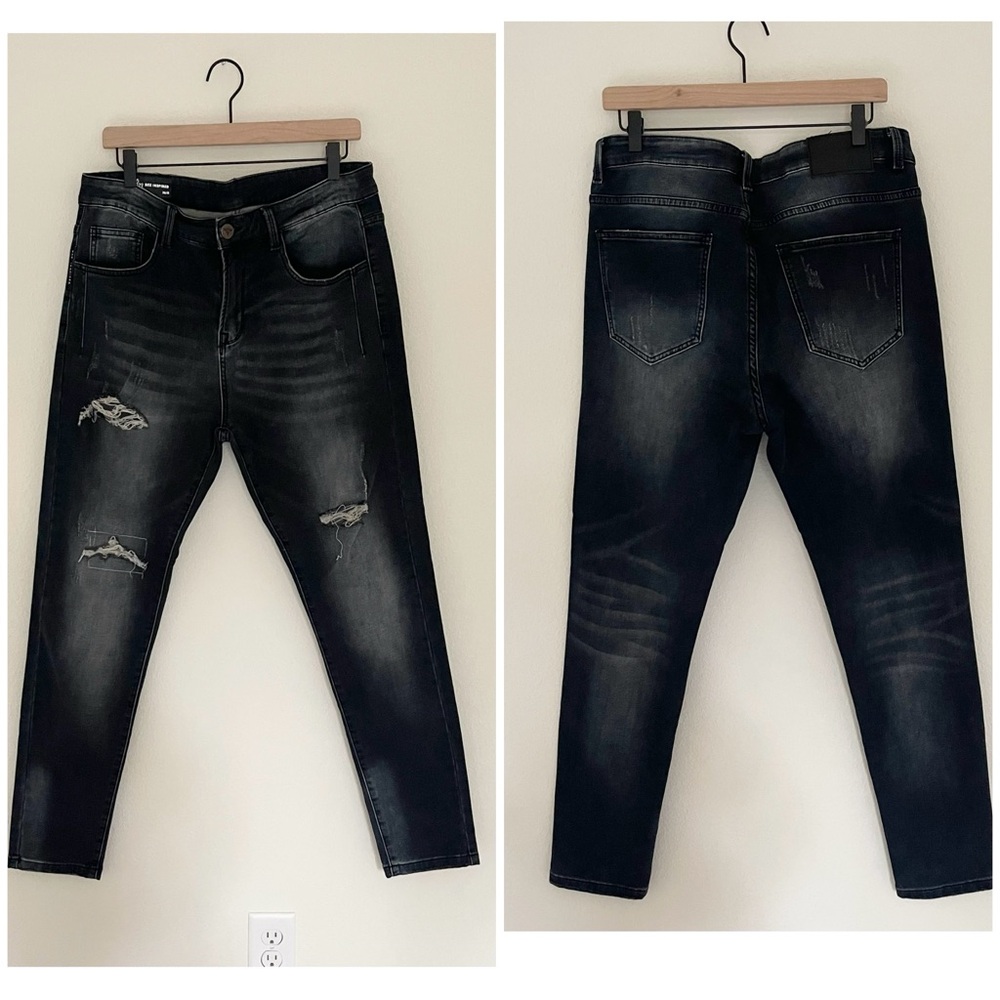 Bee Inspired Clothing Men's Relaxed Fit Distressed Dark Jeans